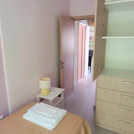 Lydia's 1 - Private Pool, Near Xylokastro Melíssion