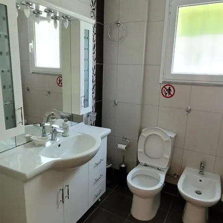 Lydia's 1 - Private Pool, Near Xylokastro Apartmán