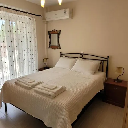 Lydia's 1 - Private Pool, Near Xylokastro Apartmán Melíssion