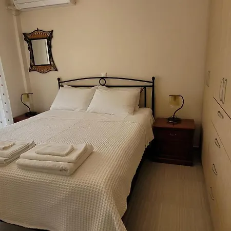 Lydia's 1 - Private Pool, Near Xylokastro Melíssion