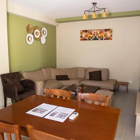 Lydia's 1 - Private Pool, Near Xylokastro Melíssion