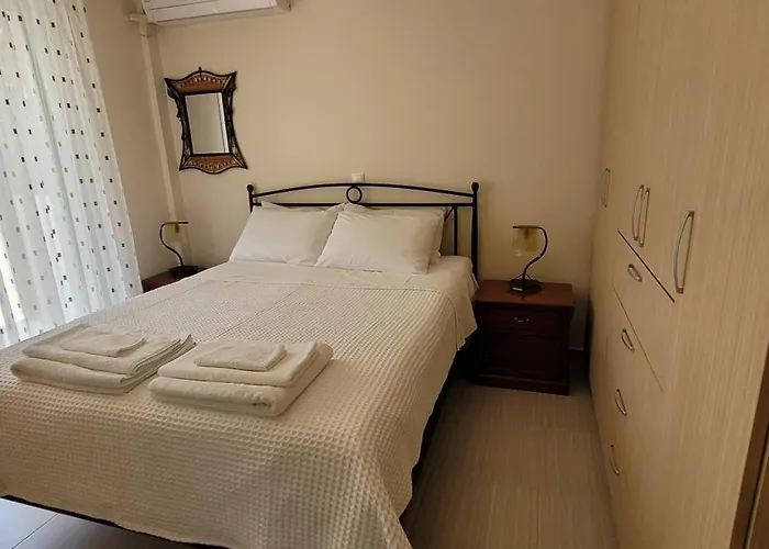 Lydia's 1 - Private Pool, Near Xylokastro Melíssion